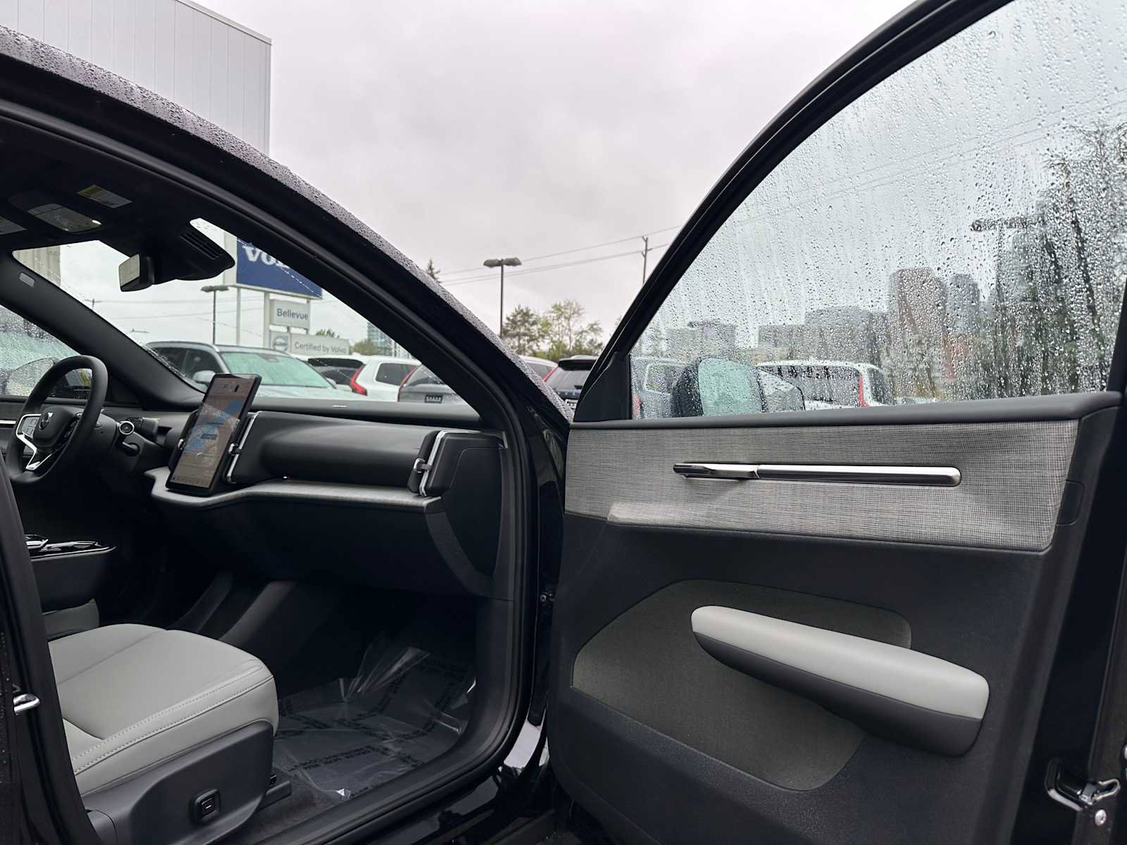 New 2026 Volvo EX30 Plus w/ Protection Package Premier AWD/4WD image 11