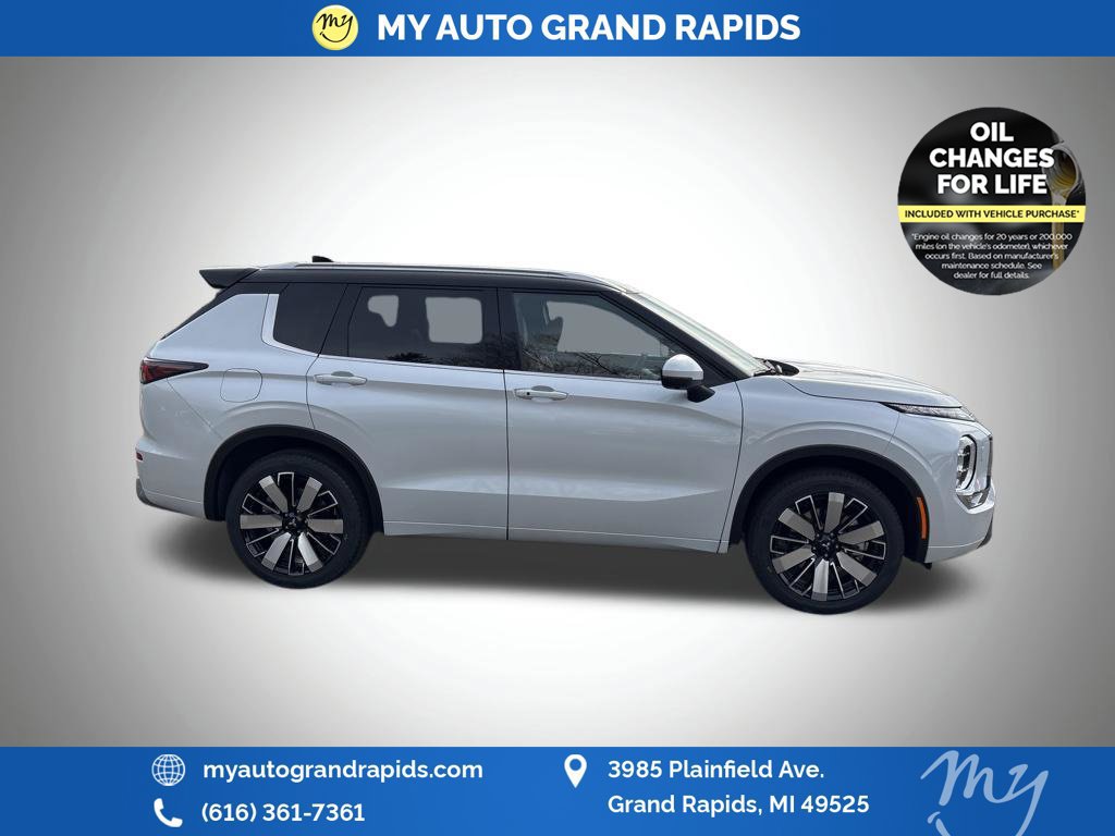 Used 2026 Mitsubishi Outlander SEL AWD/4WD image 2