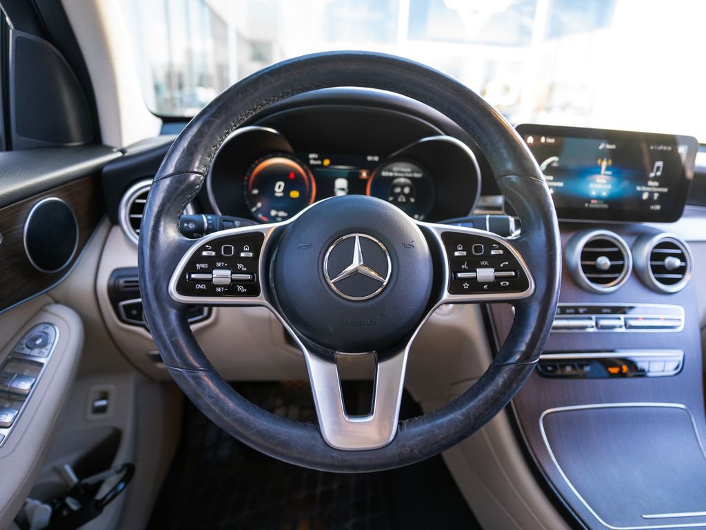 Used 2021 Mercedes-Benz GLC 300 4MATIC w/ Premium Package image 17