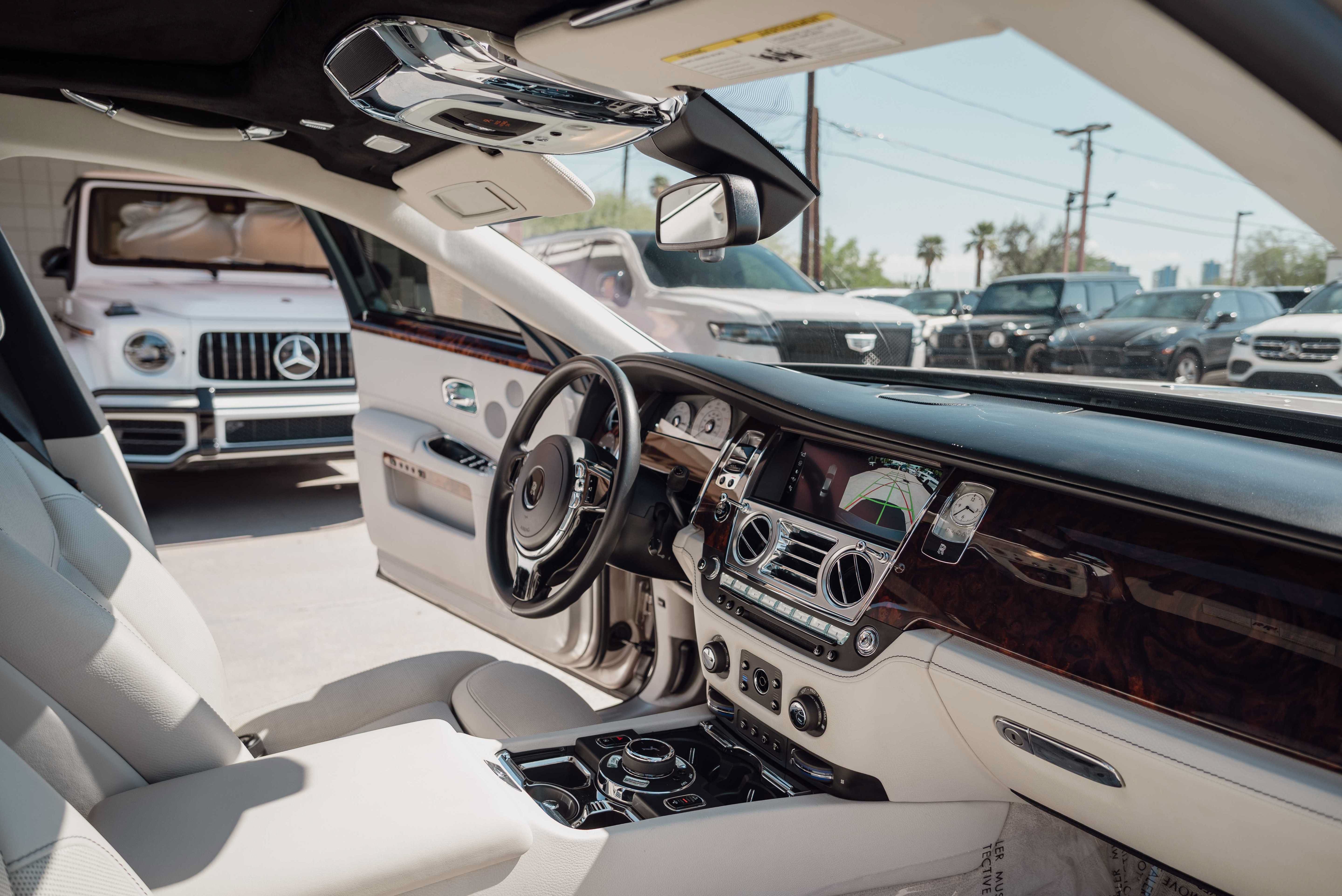 Used 2020 Rolls-Royce Ghost RWD image 18