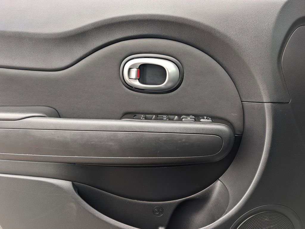 Used 2014 Kia Soul + FWD image 17