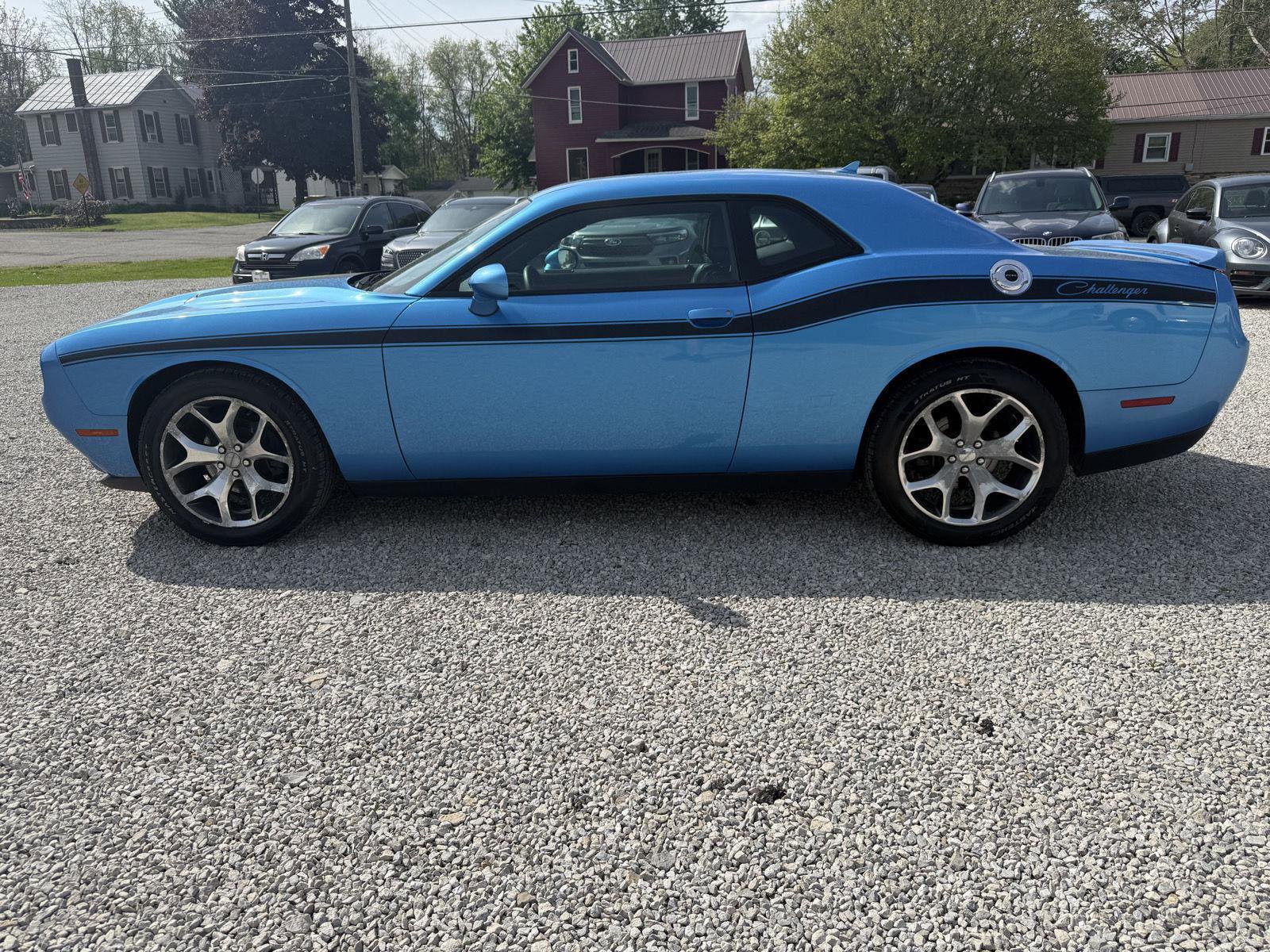 Used 2015 Dodge Challenger SXT Plus w/ Driver Convenience Group RWD image 8
