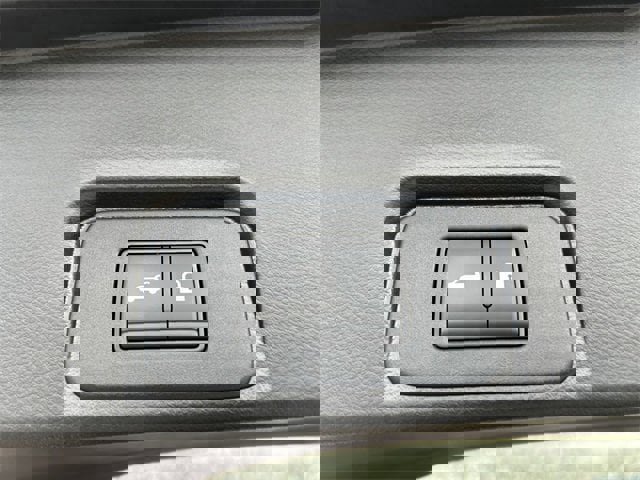 Used 2023 Nissan Rogue SV w/ SV Premium Package image 18