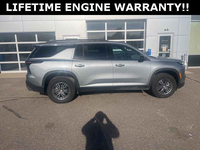 Used 2025 Chevrolet Traverse LT image 8
