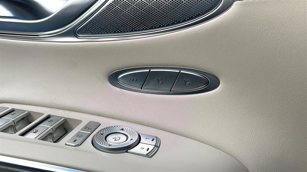 Used 2025 Genesis GV70 3.5T Sport w/ Sport Advanced Package AWD/4WD image 19