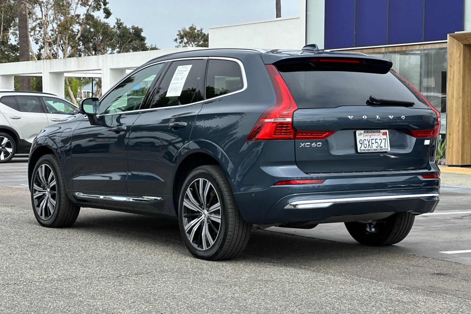 Certified 2023 Volvo XC60 T8 Plus w/ Protection Package Premier AWD/4WD image 6