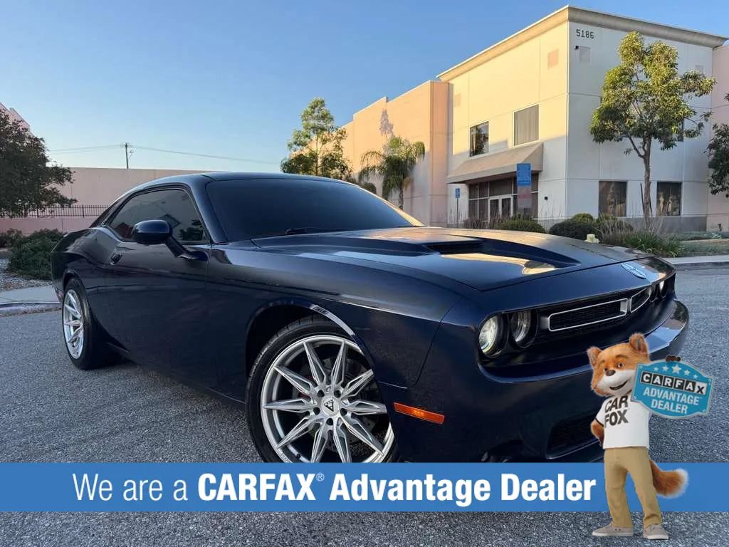 Used 2015 Dodge Challenger R/T Plus RWD image 2