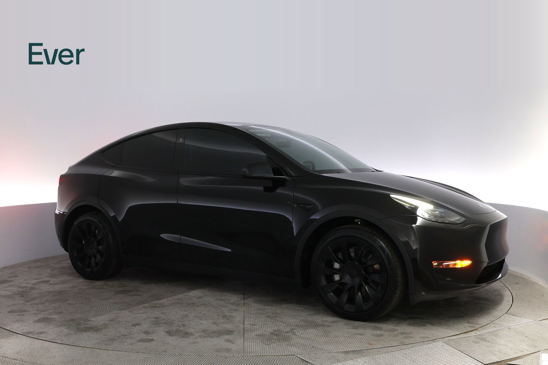 Used 2024 Tesla Model Y Long Range AWD/4WD image 14