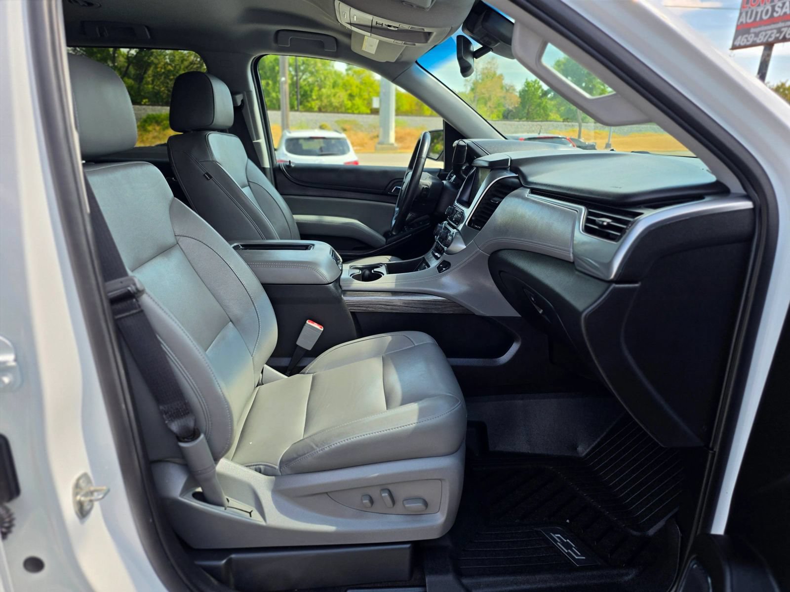 Used 2019 Chevrolet Tahoe LT w/ LT Signature Package RWD image 16