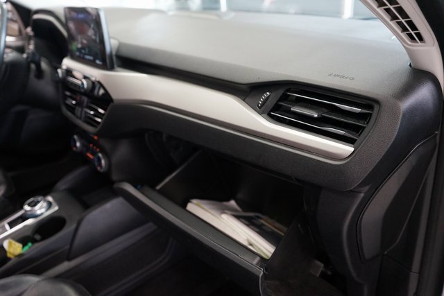 Used 2022 Ford Escape SEL w/ Technology Package image 40