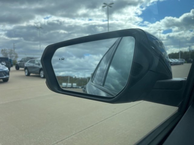 Used 2022 Chevrolet Equinox RS w/ LPO, Floor Liner Package image 63