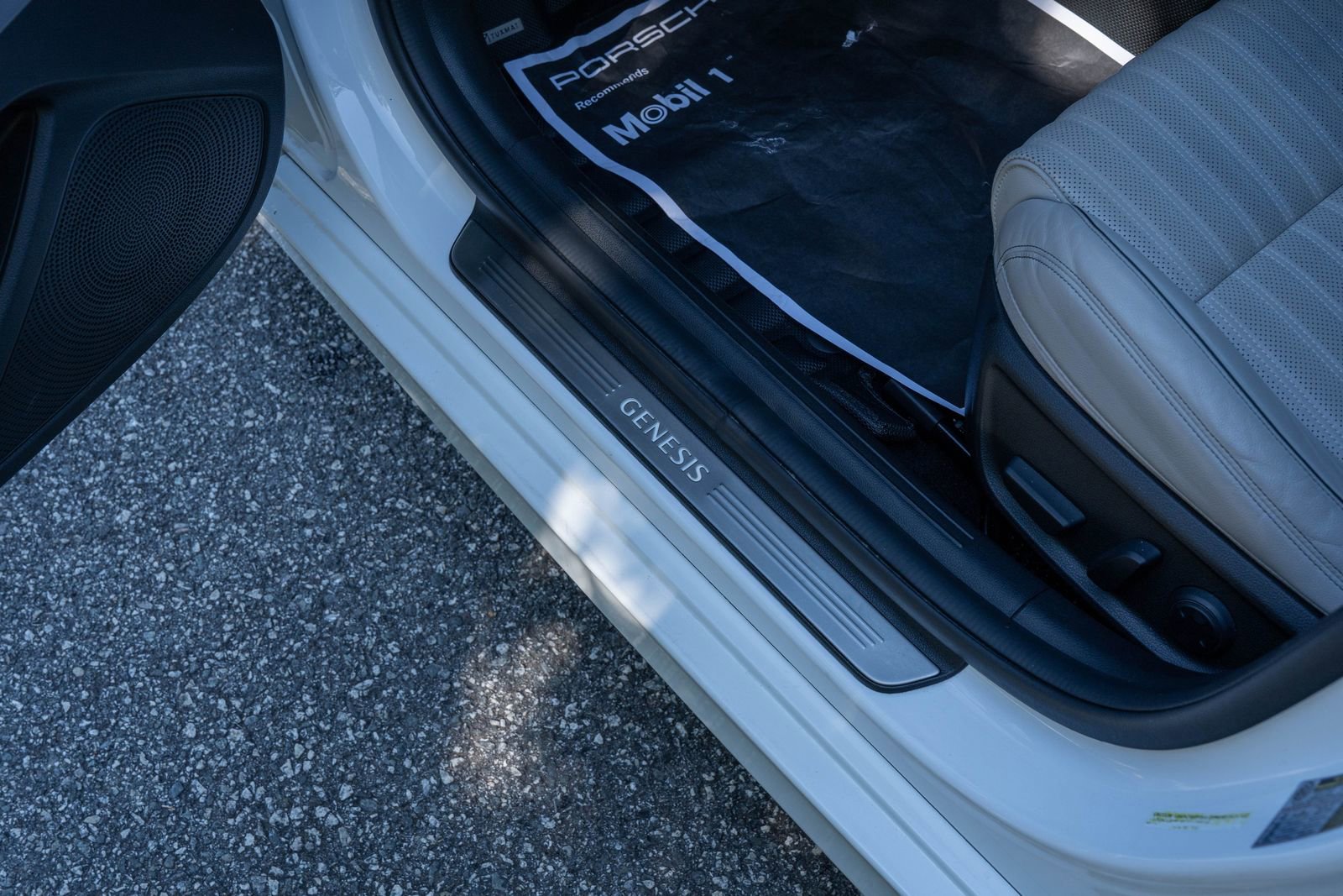 Used 2022 Genesis G70 2.0T w/ Prestige Package image 18