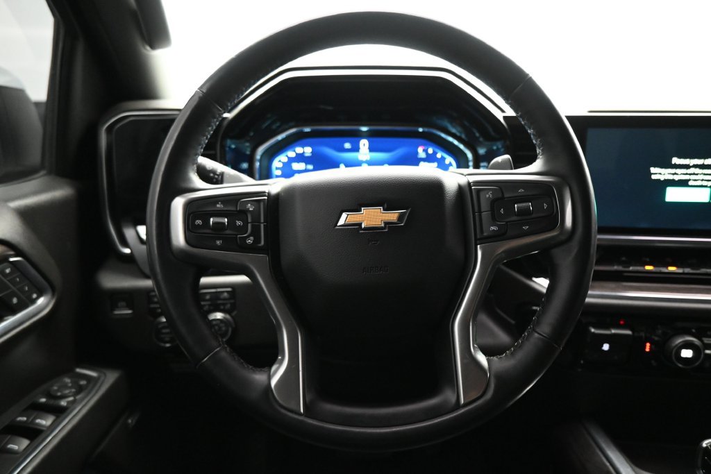 Used 2023 Chevrolet Silverado 1500 LTZ w/ LTZ Convenience Package II AWD/4WD image 15