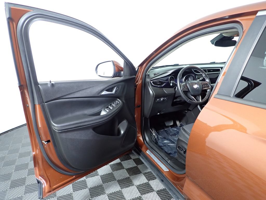 Used 2020 Buick Encore GX Preferred w/ Cold Weather Comfort Package AWD/4WD image 19