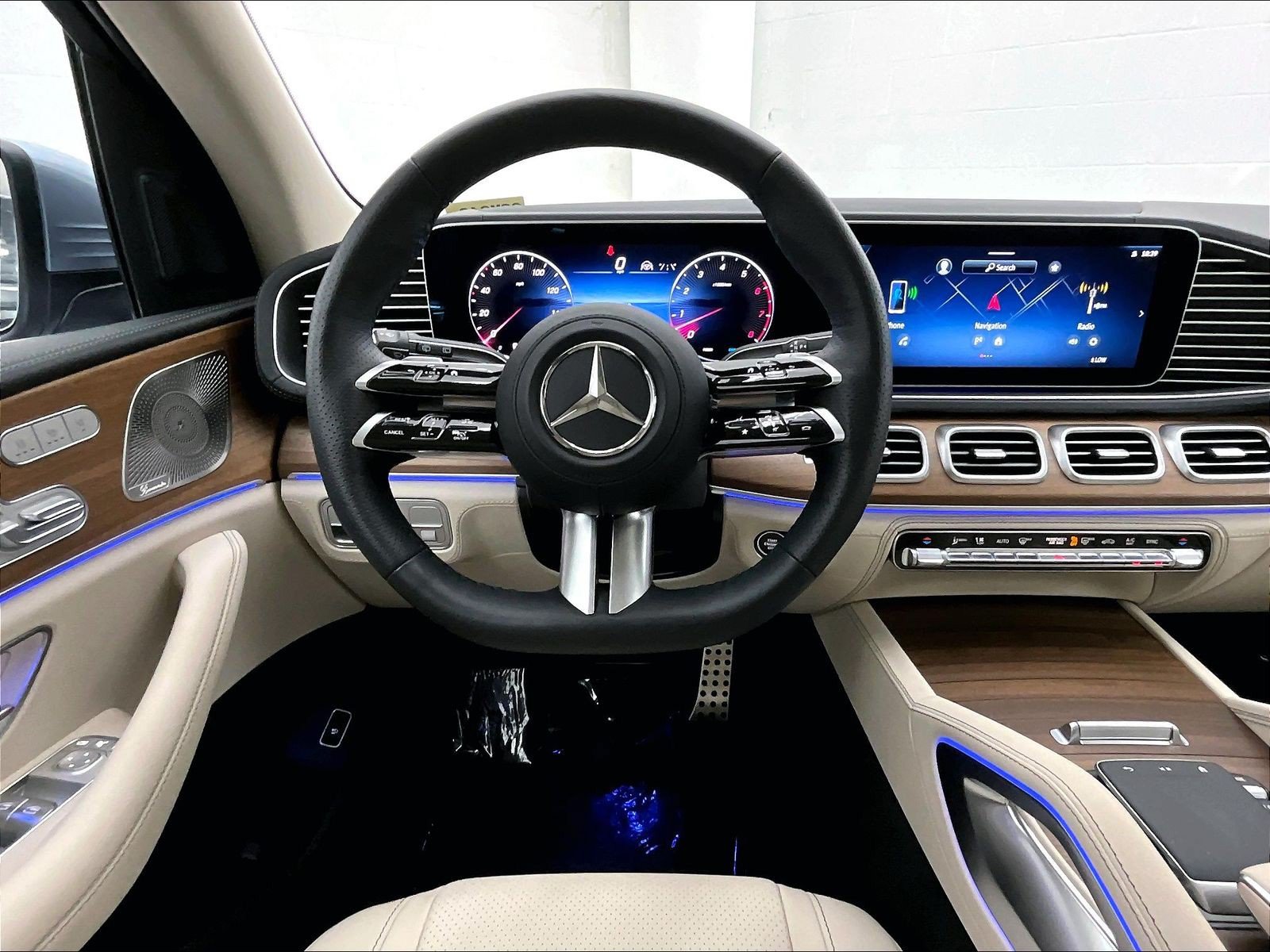 Used 2026 Mercedes-Benz GLS 450 4MATIC image 4