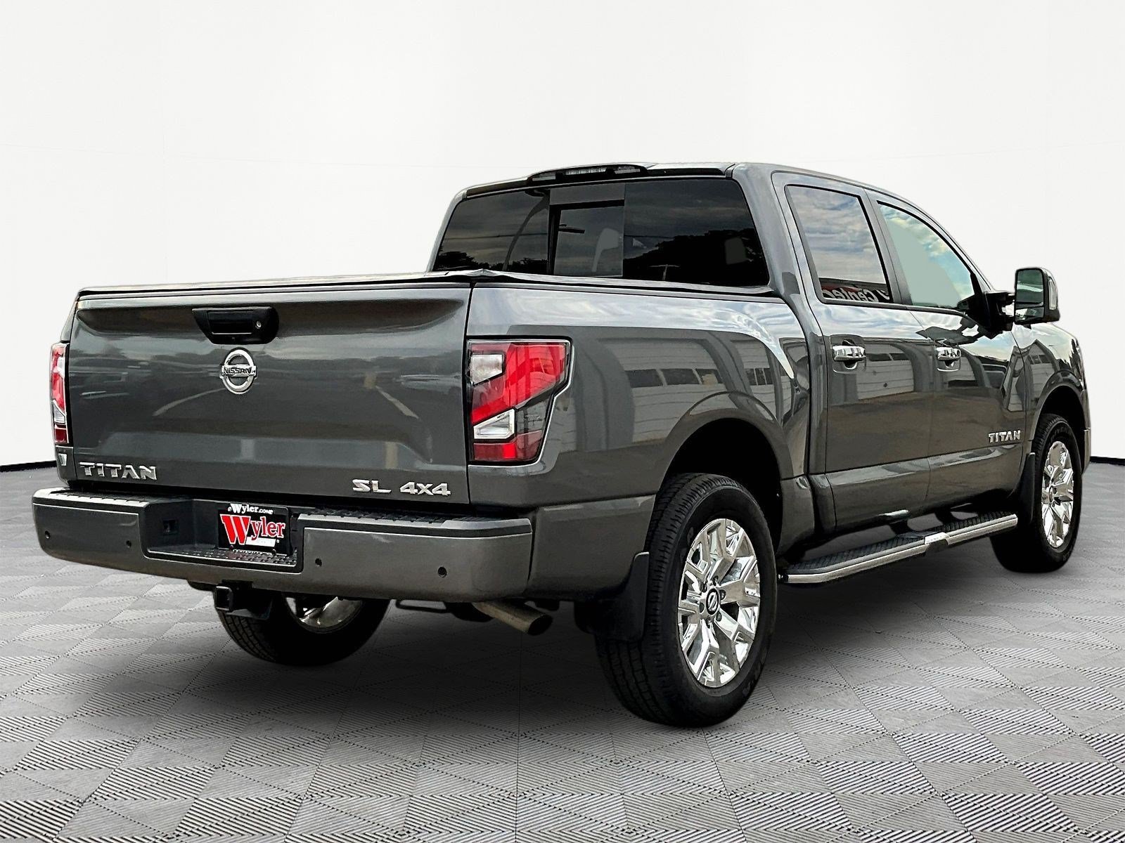 Certified 2021 Nissan Titan SL w/ Moonroof Package AWD/4WD image 6