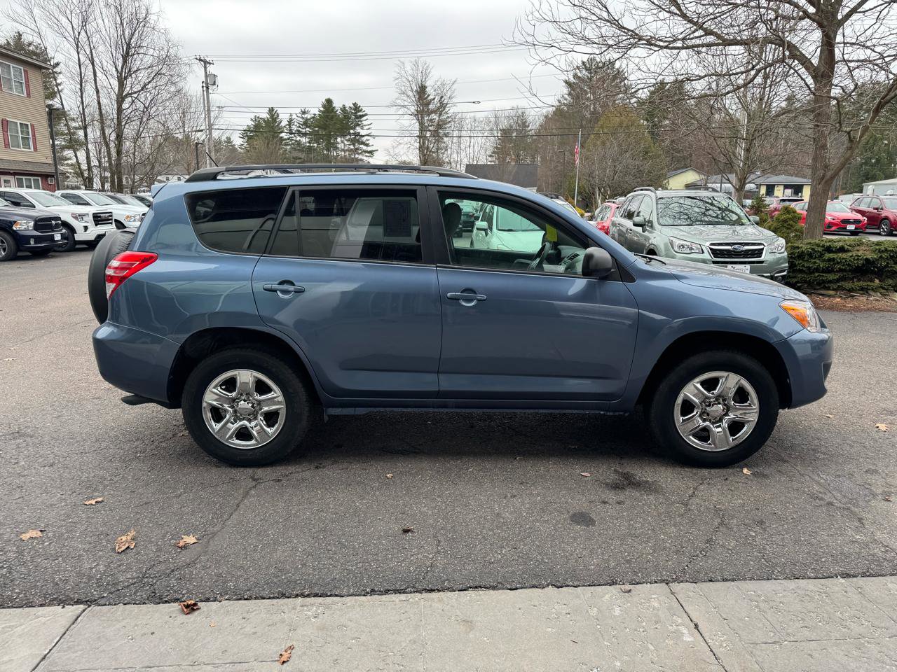 Used 2012 Toyota RAV4 4WD w/ Value Pkg image 6