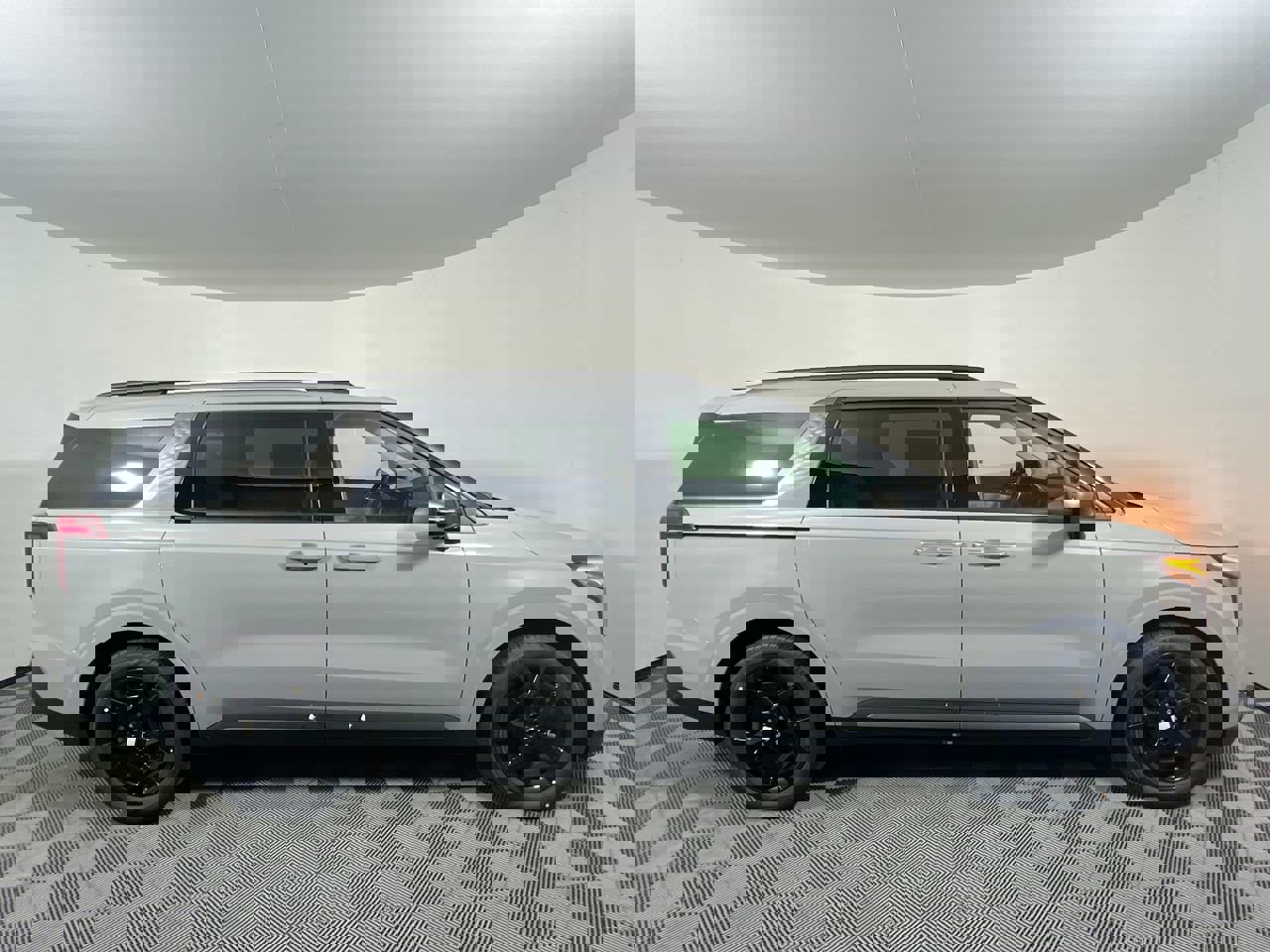 New 2026 Kia Carnival SX image 2