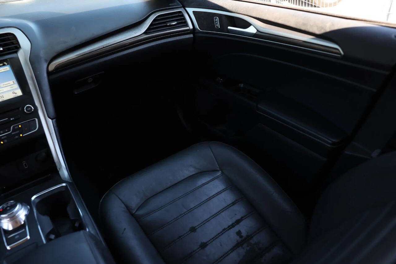 Used 2018 Ford Fusion SE w/ Fusion SE Technology Package image 45