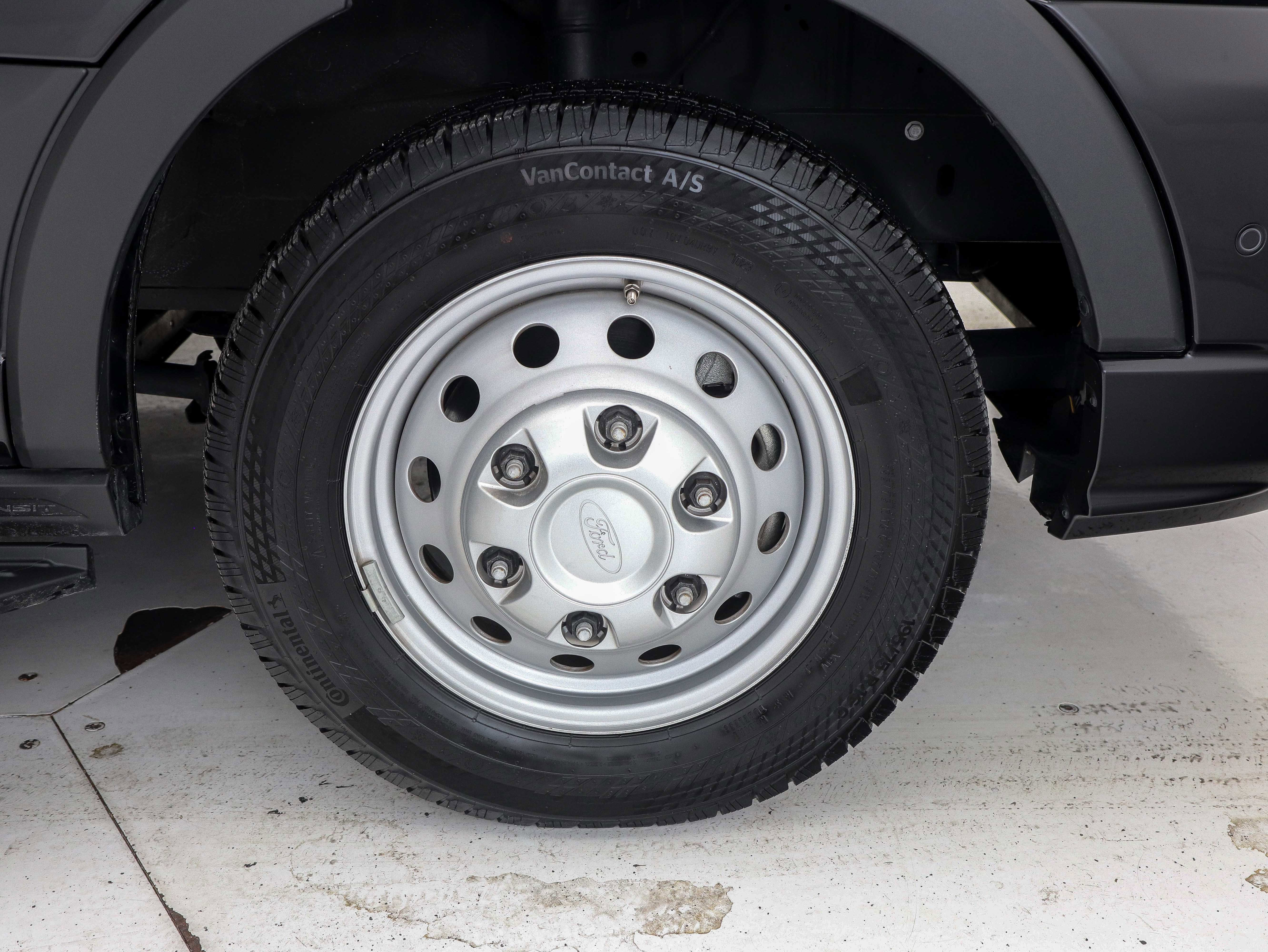 Used 2023 Ford Transit 350 XLT image 29