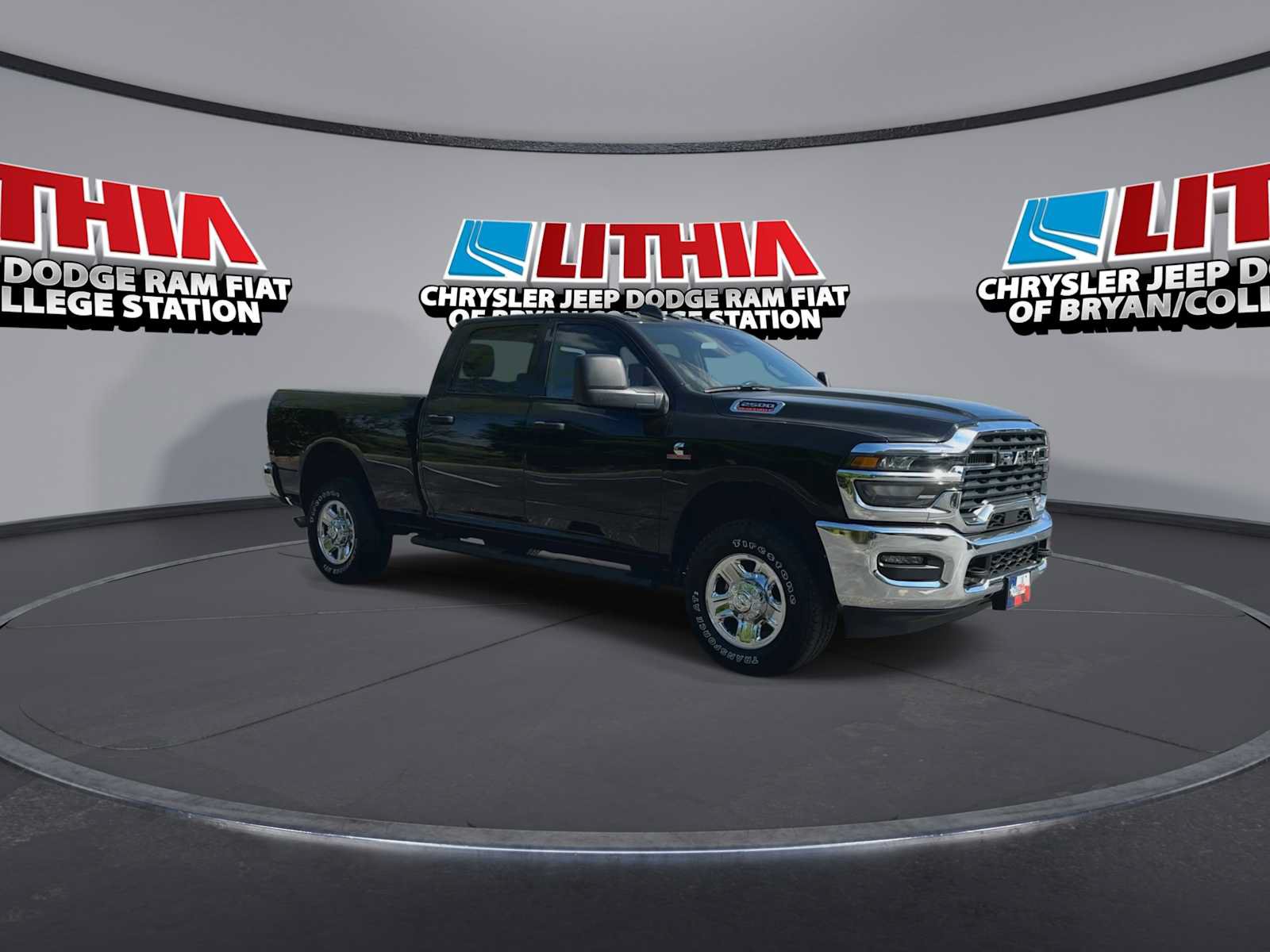 Used 2026 RAM 2500 Tradesman w/ Chrome Appearance Group AWD/4WD image 2