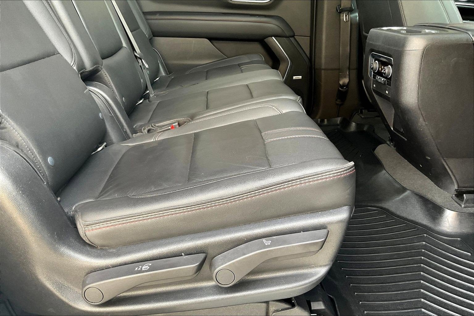 Used 2021 Chevrolet Suburban RST image 17