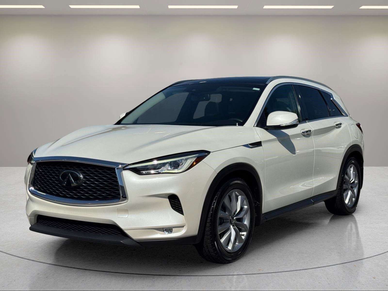 Used 2020 INFINITI QX50 Luxe w/ Navigation Package AWD/4WD image 1