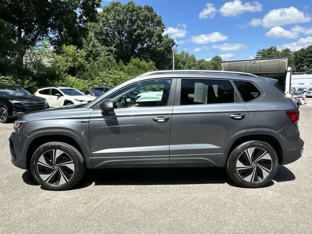 Used 2023 Volkswagen Taos SE w/ Panoramic Sunroof Package AWD/4WD image 2