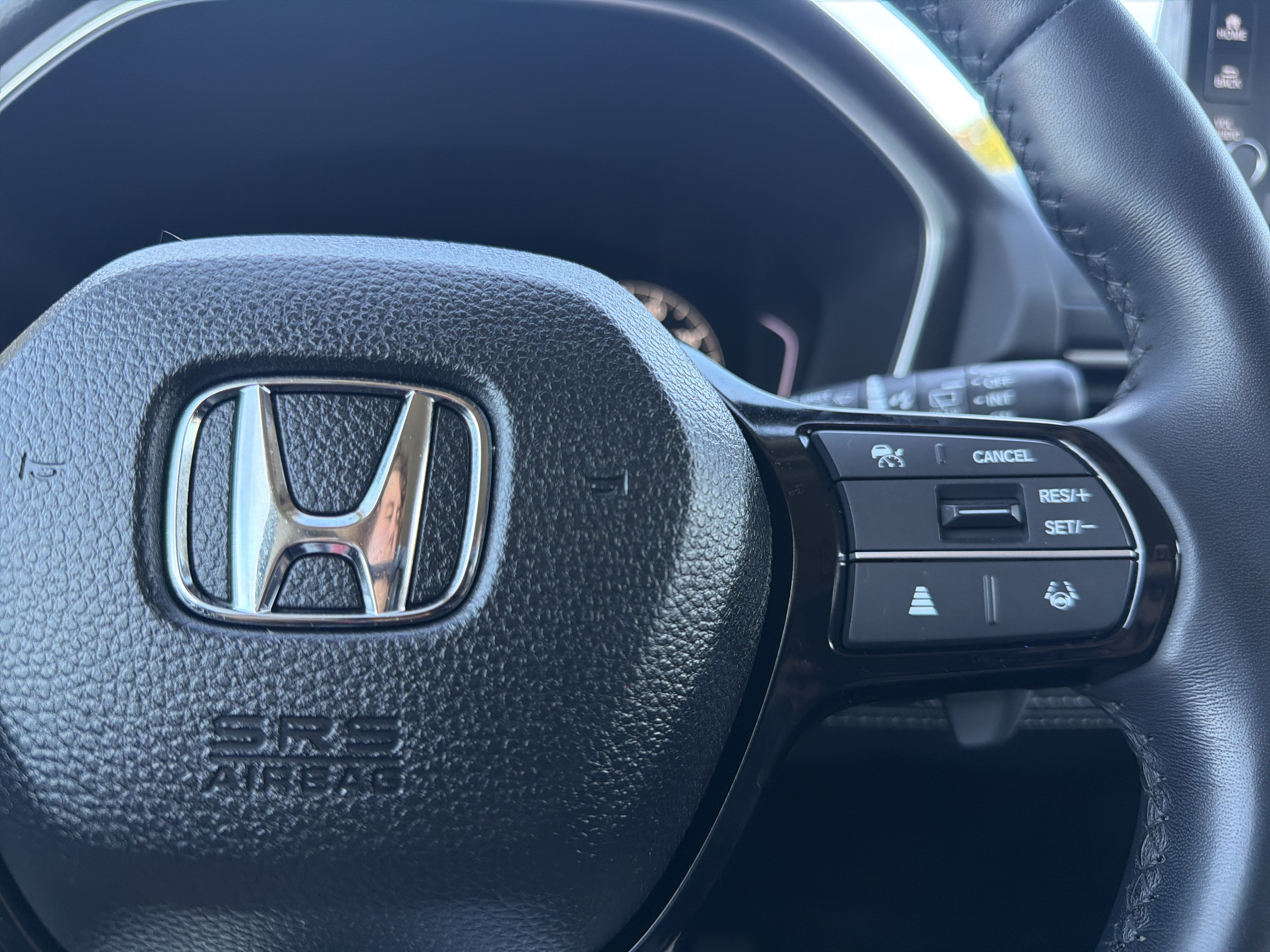 Used 2025 Honda Pilot EX-L image 9