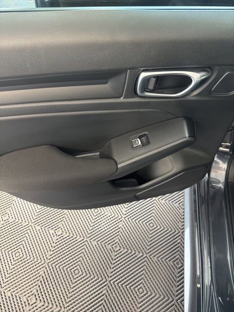 Used 2025 Honda Civic Sport image 25