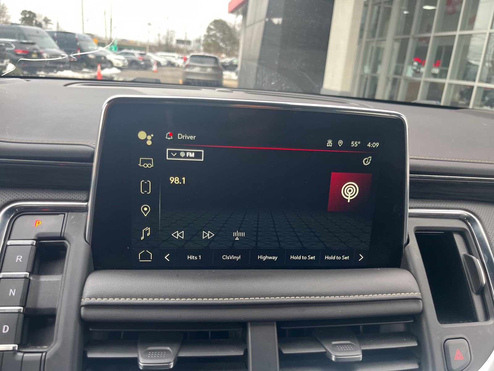 Used 2023 GMC Yukon SLT AWD/4WD image 10
