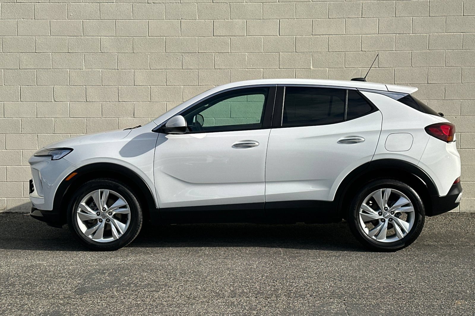 Certified 2024 Buick Encore GX Preferred FWD image 7