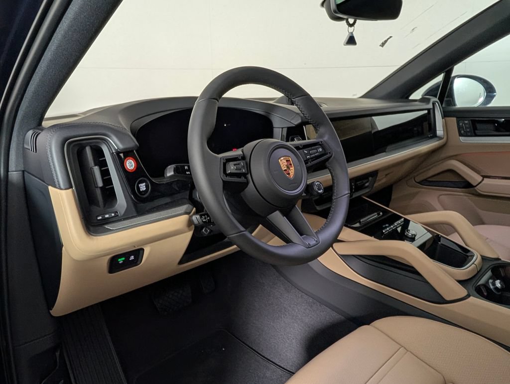 New 2026 Porsche Cayenne Coupe AWD/4WD image 5