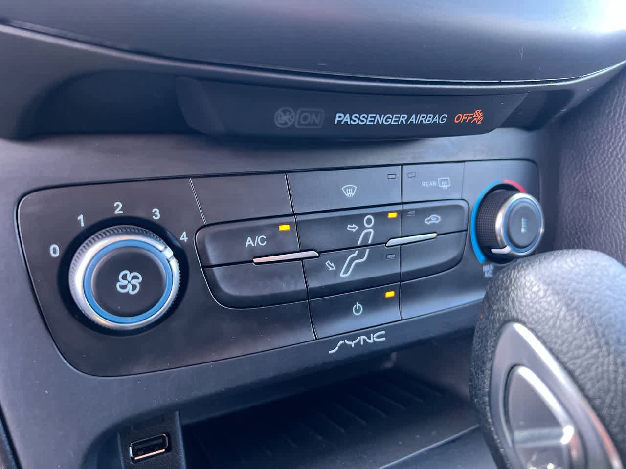 Used 2018 Ford Focus SE FWD image 19