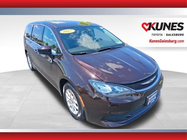 Used 2017 Chrysler Pacifica Touring FWD image 1