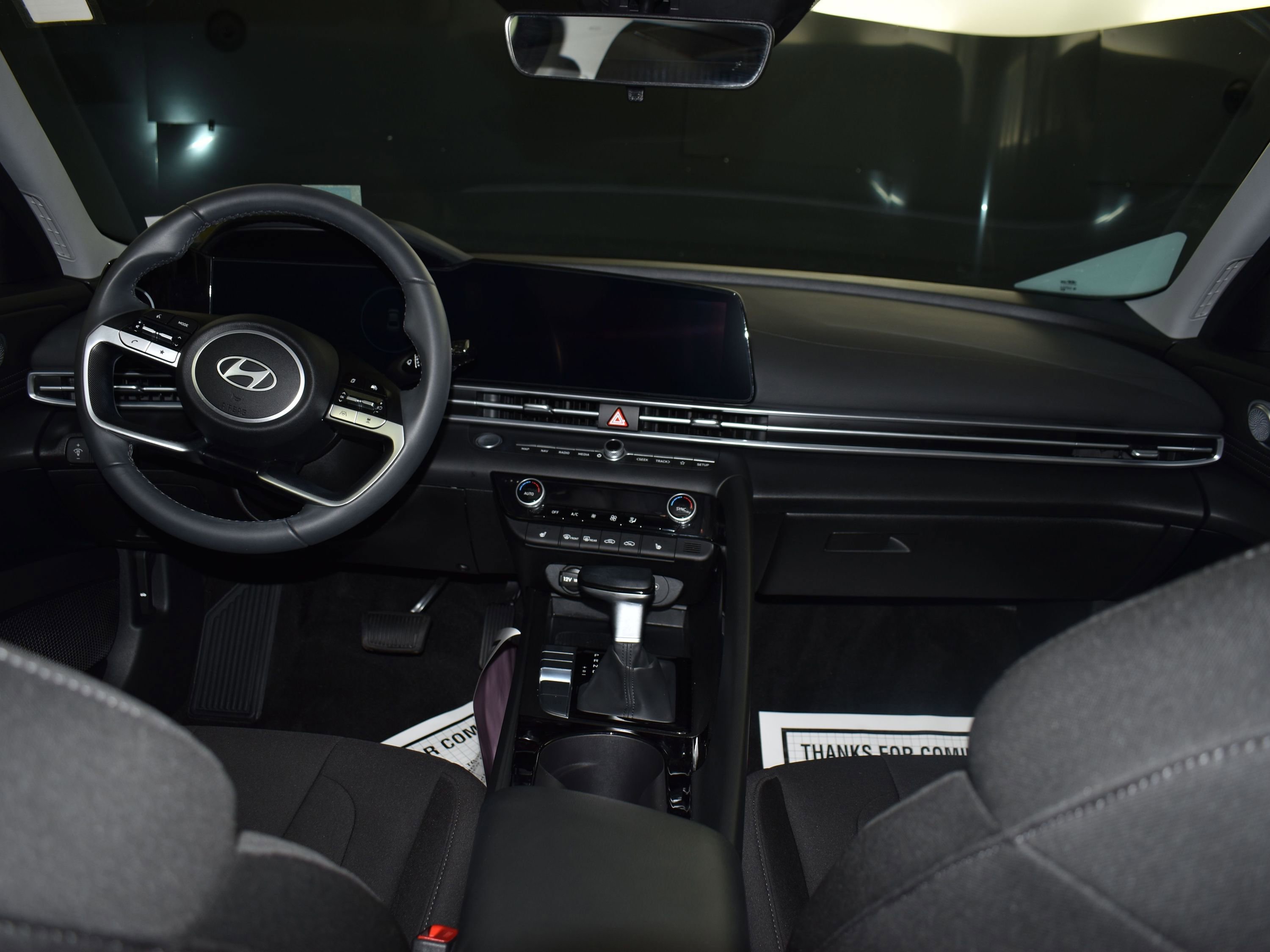 Used 2025 Hyundai Elantra SEL image 18