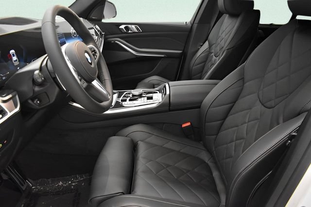 New 2026 BMW X5 xDrive40i w/ M Sport Package AWD/4WD image 24