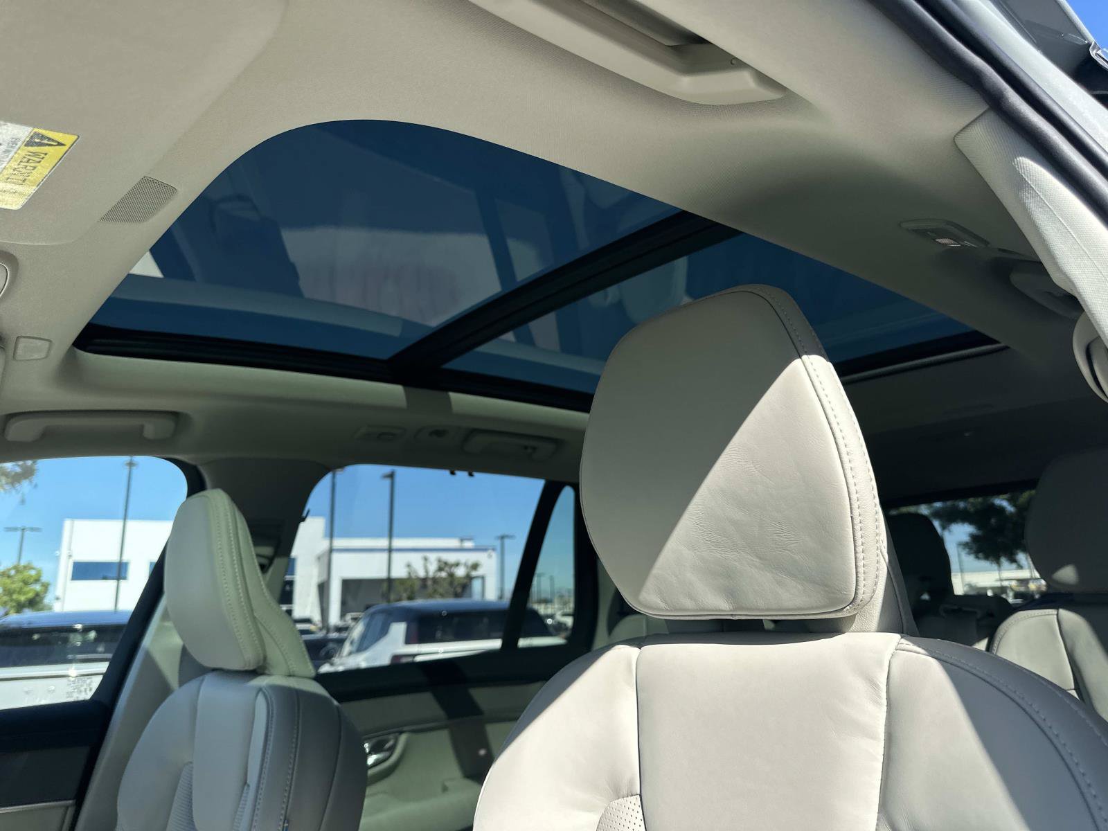 New 2026 Volvo XC90 T8 Ultra w/ Protection Package Premier AWD/4WD image 25