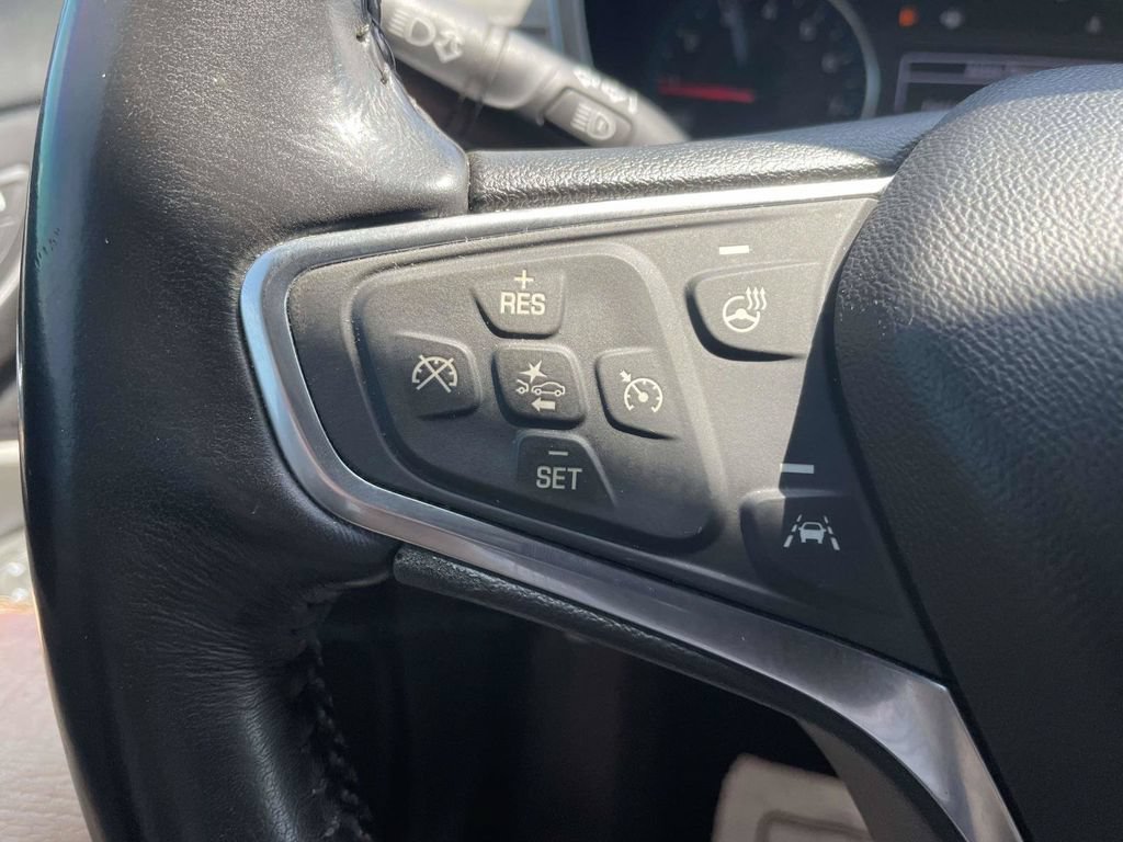 Used 2018 Chevrolet Equinox Premier FWD image 26