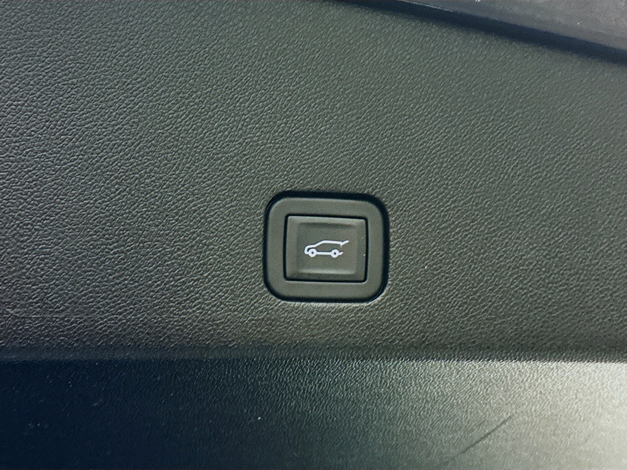 Used 2025 Cadillac XT6 Premium Luxury image 32