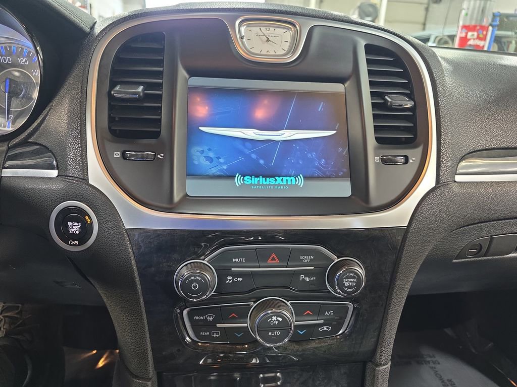 Used 2023 Chrysler 300 Touring L w/ Comfort Group image 19