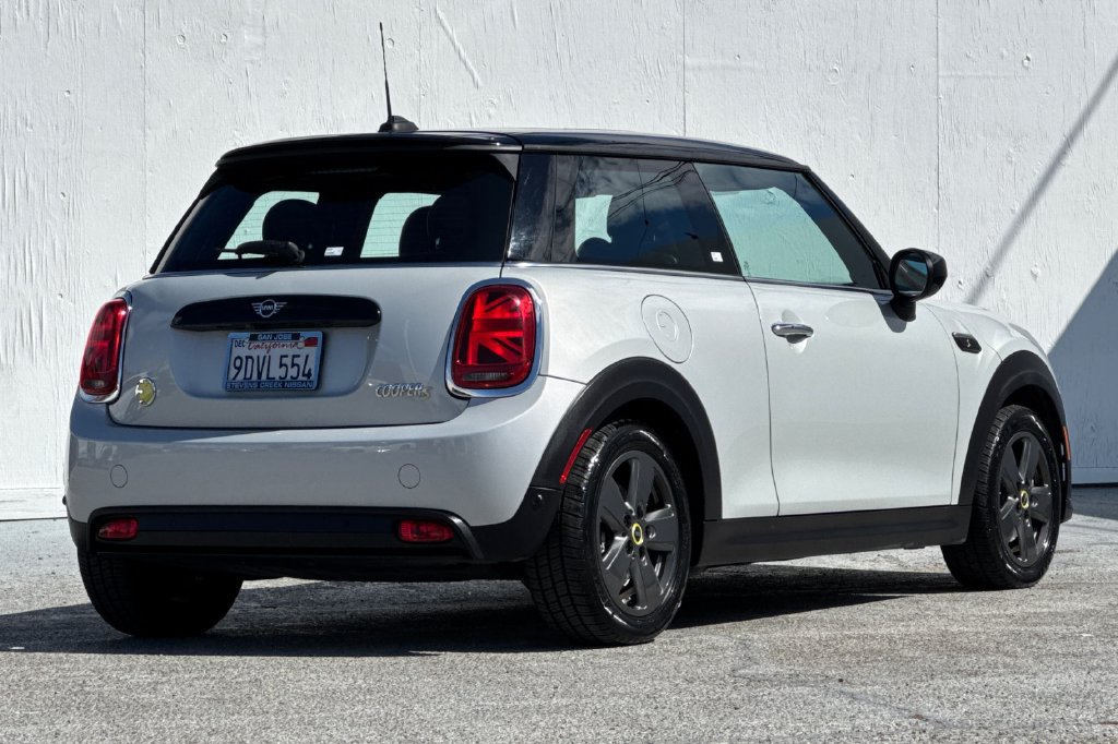 Used 2023 MINI Cooper SE FWD image 3