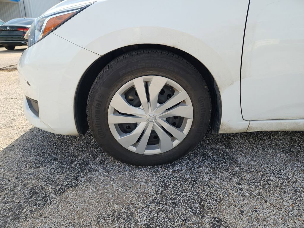 Used 2023 Nissan Versa S FWD image 12