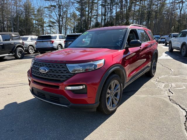 Used 2023 Ford Explorer XLT w/ Equipment Group 202A image 4