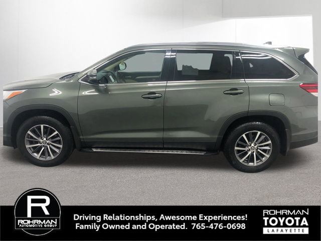 Used 2019 Toyota Highlander XLE w/ Carpet Mat Package (TMS) AWD/4WD image 3