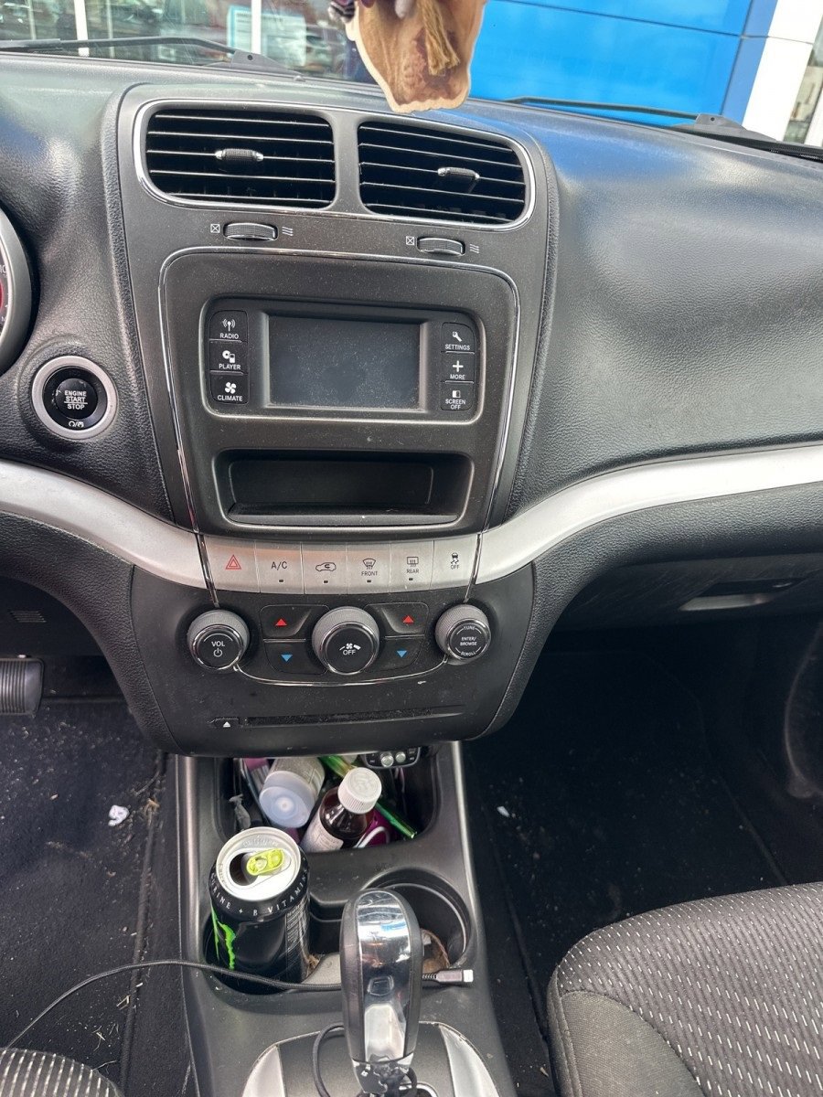 Used 2019 Dodge Journey SE image 9