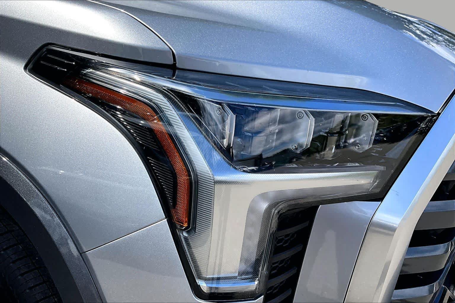 Used 2024 Toyota Tundra Limited AWD/4WD image 25