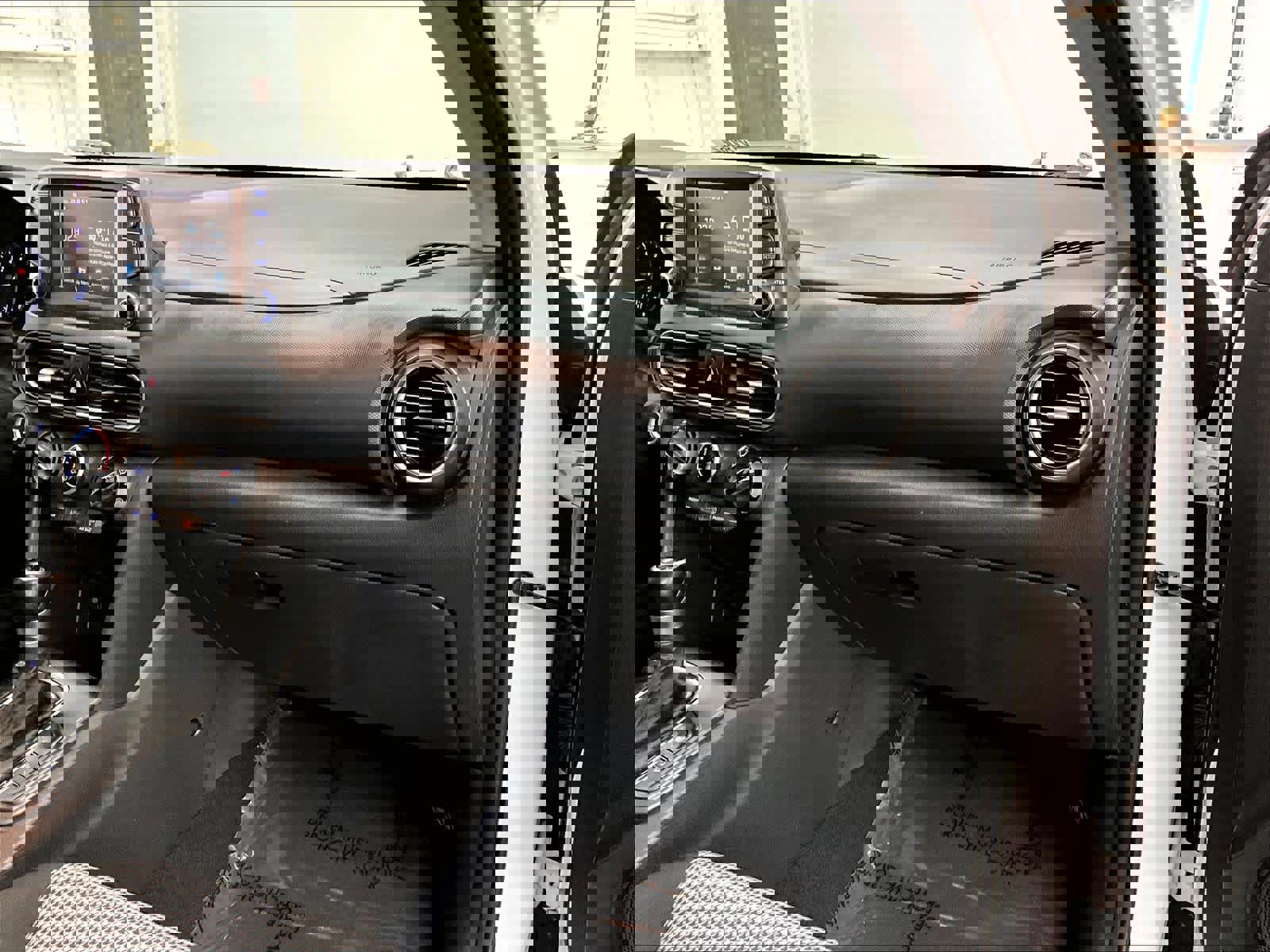 Used 2021 Hyundai Kona SEL image 18