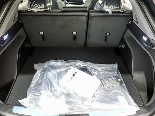 New 2026 Cadillac Optiq Sport 1 w/ LPO, Floor Liner Package AWD/4WD image 21