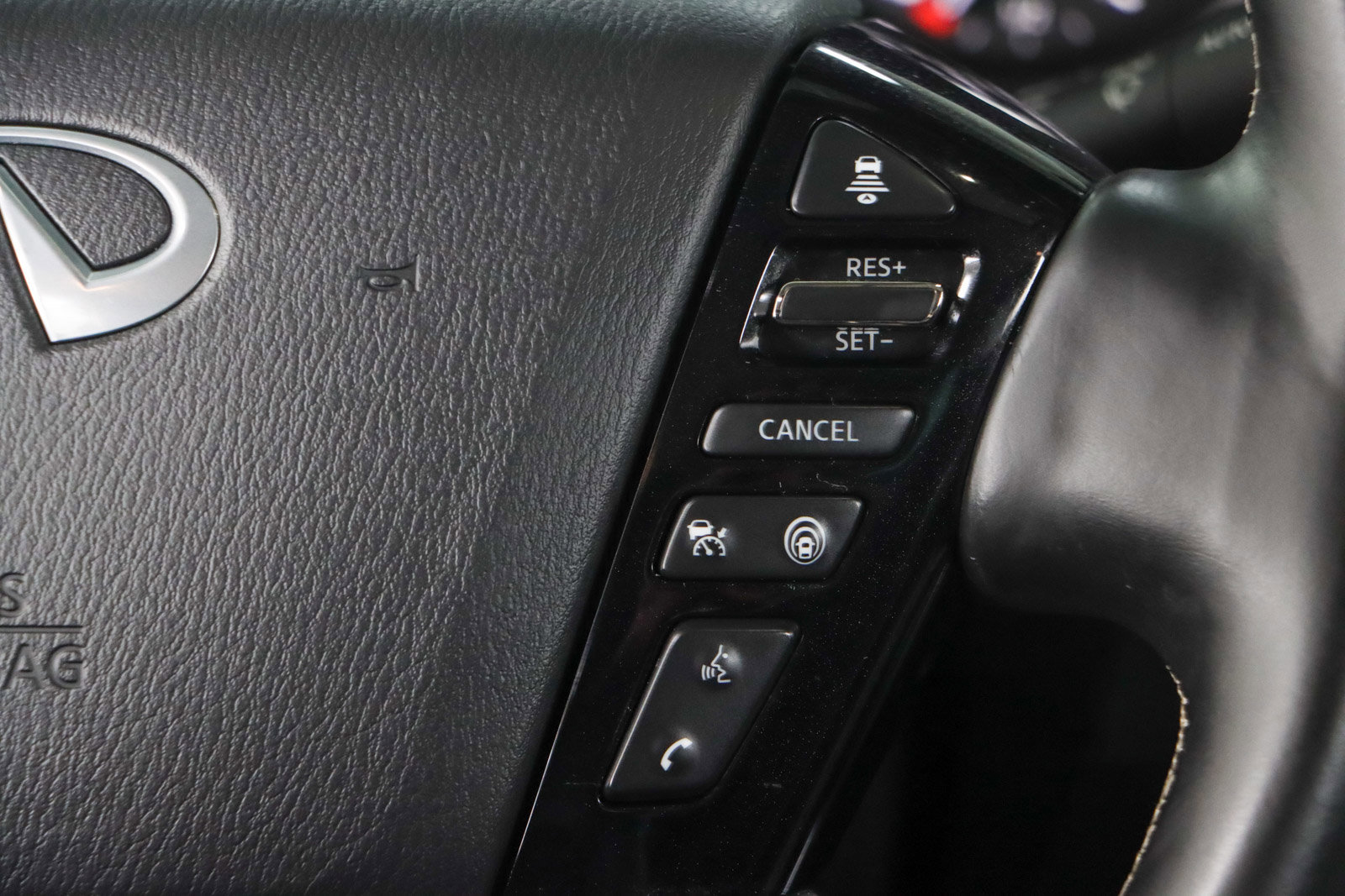 Used 2023 INFINITI QX80 Premium Select w/ Cargo Package image 15